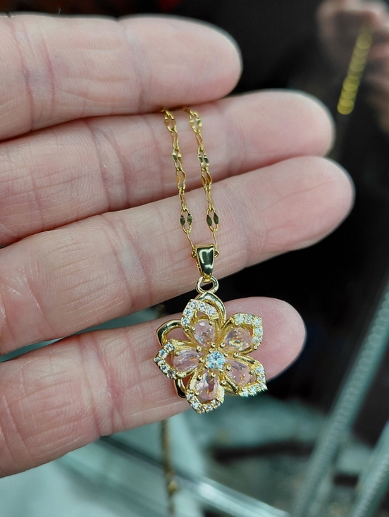 Jewelry - STRESS SPINNER Pink Clover Style